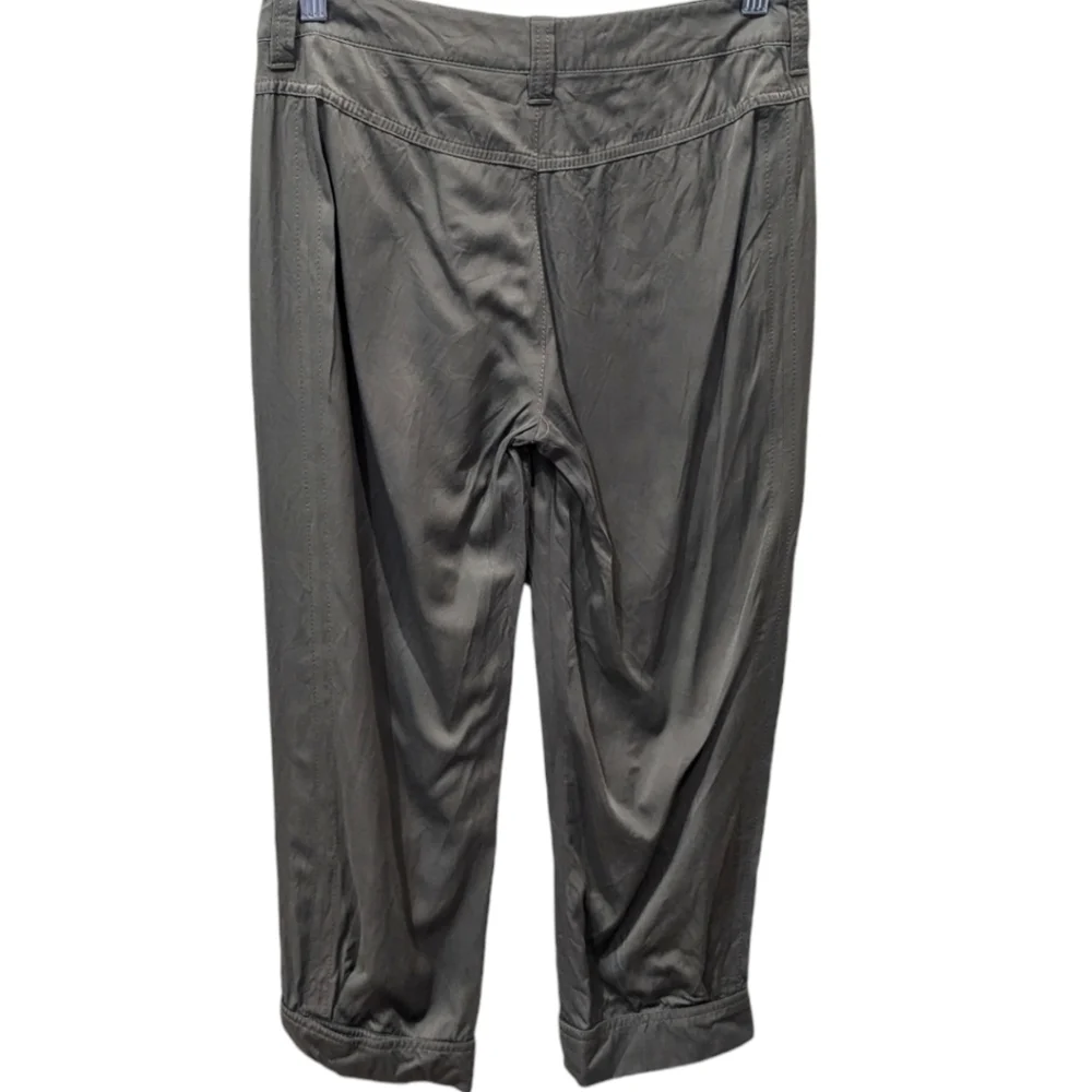 Oui Collection Lightweight Soft Button Cuff Cropped Khaki Pants (2) - Picture 2 of 8